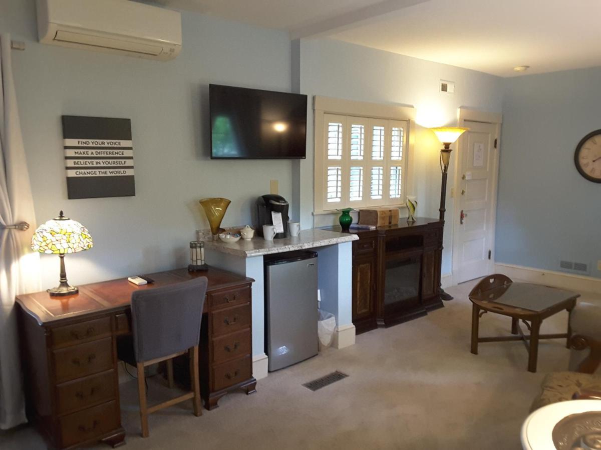 North Lodge On Oakland Bed And Breakfast Asheville Bagian luar foto