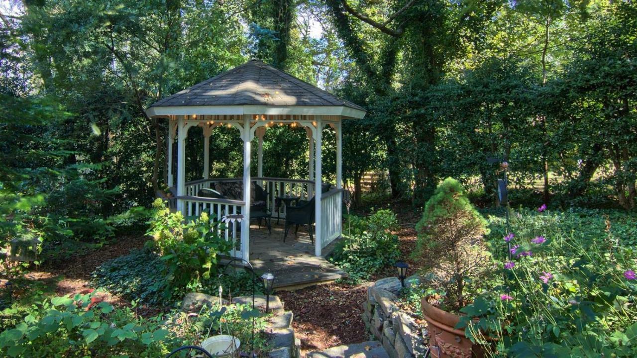 North Lodge On Oakland Bed And Breakfast Asheville Bagian luar foto