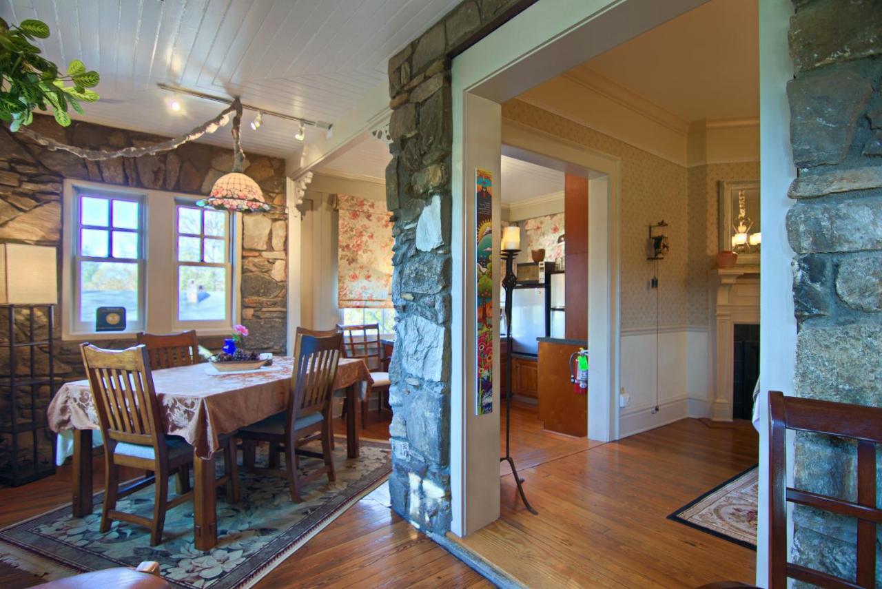 North Lodge On Oakland Bed And Breakfast Asheville Bagian luar foto