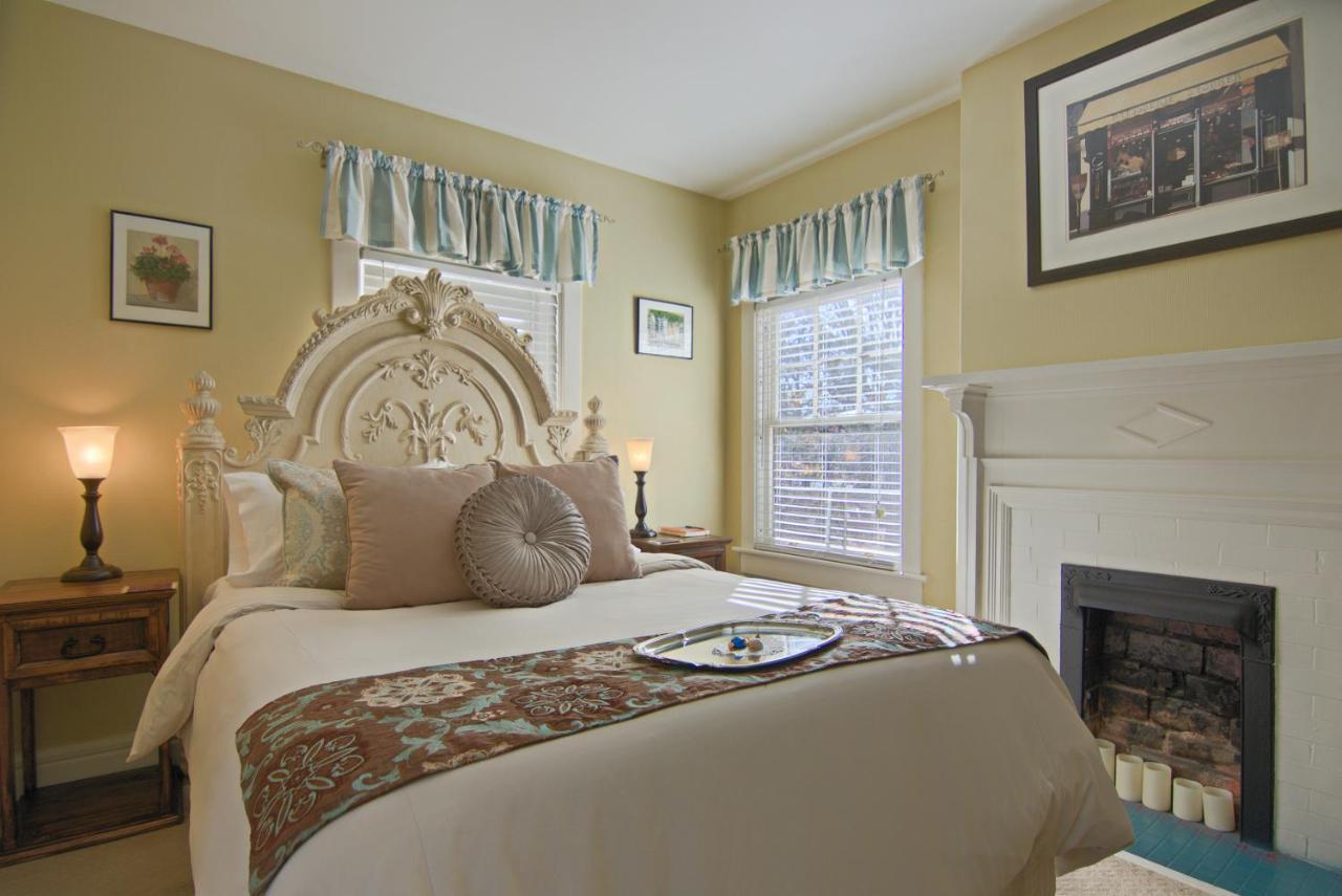 North Lodge On Oakland Bed And Breakfast Asheville Bagian luar foto