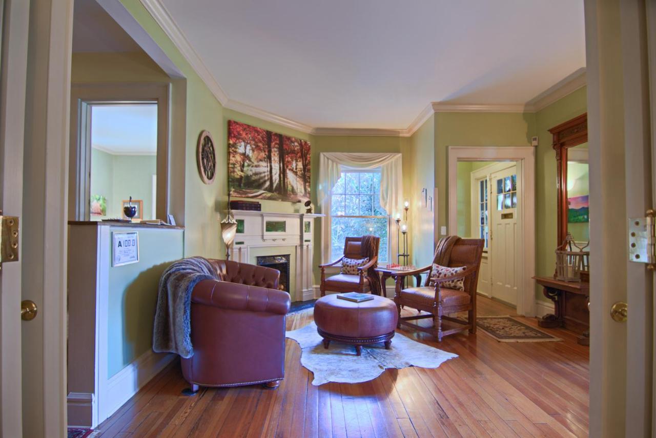 North Lodge On Oakland Bed And Breakfast Asheville Bagian luar foto